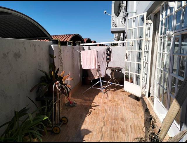 2 BEDROOM APARTMENT FOR SALE IN BRAKPAN NORTH